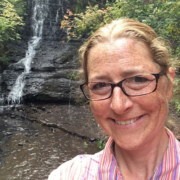 Meet your Posher, Melanie - Picture 1 of 1